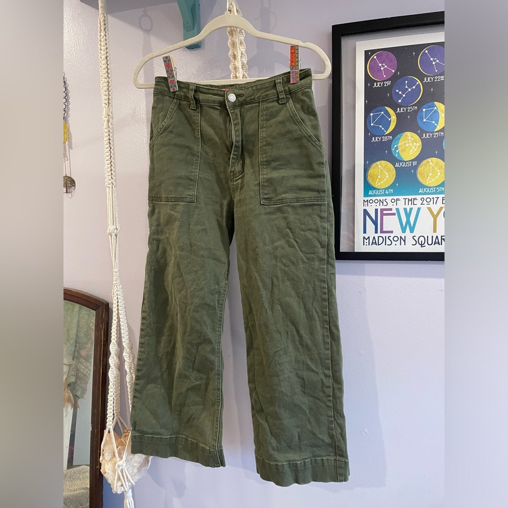 Green Cargo Crop Pants